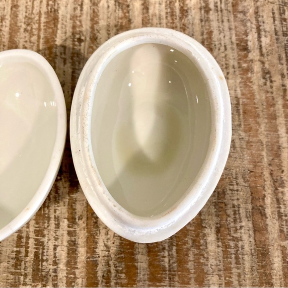 Takahashi Ceramic Egg Trinket Box with Gold Butterfly - Picture 8 of 16